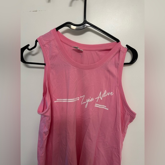 🍁Zyia Active South Beach Sleeveless Tank - Picture 3 of 8